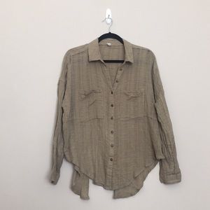FREE PEOPLE Split Back Button Up in Army